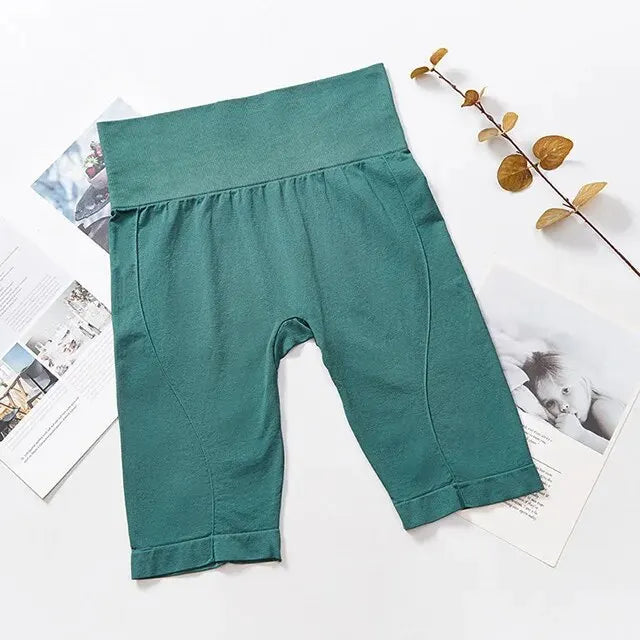 Krótkie legginsy damskie po kolana